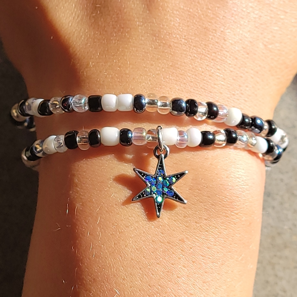 🤍3/$30 Chic Glass Bead Rhinestone Star Bracelet